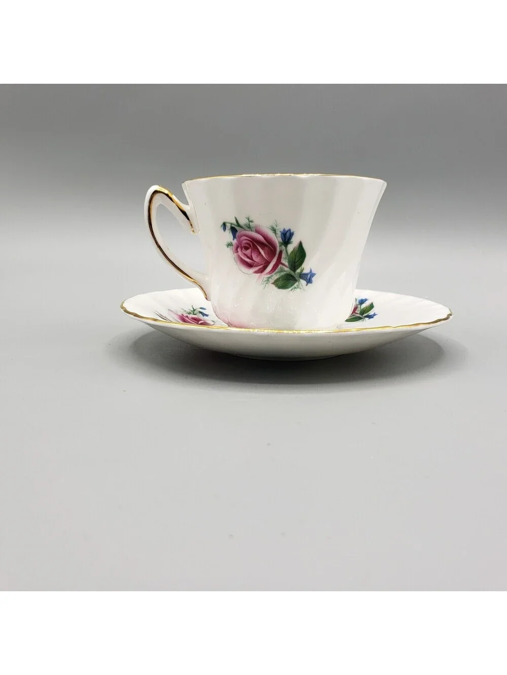 Royal Sutherland Teacup & Saucer Pink Tea Rose Fine Bone China England Gold Trim